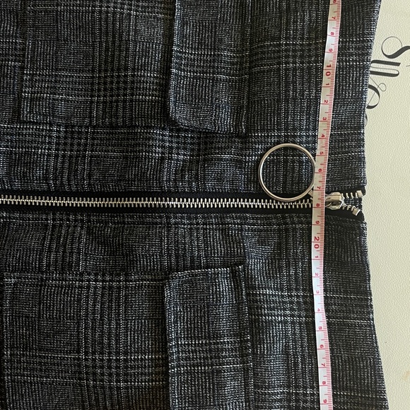 Plaid Zip-up Skirt - Picture 6 of 6